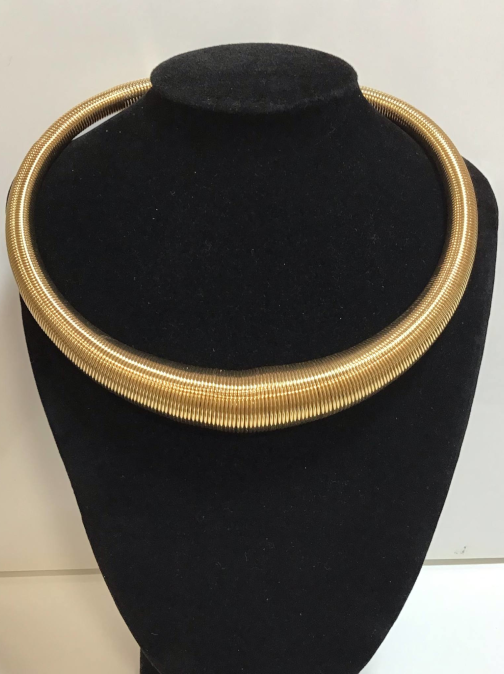 Collar Dorado Rígido